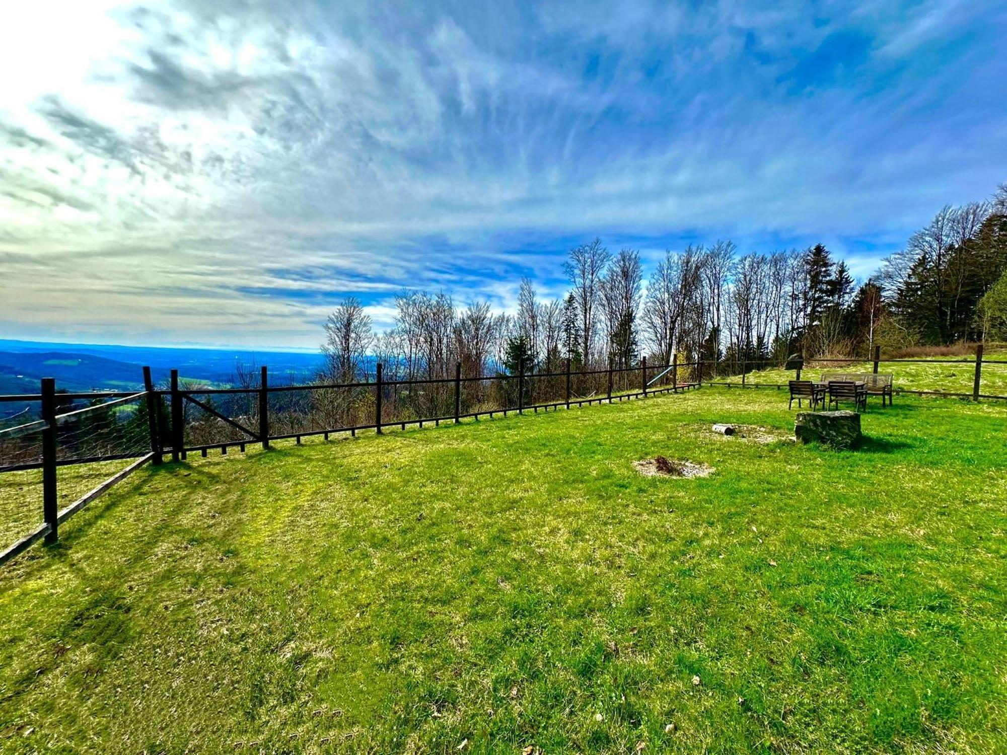 Gemuetliches Alpenblick Berg-Bungalow + Grosser Garten + Netflix! Schofweg Bagian luar foto